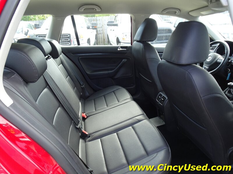 2010 Volkswagen Jetta SportWagen TDI - Photo 21 - Cincinnati, OH 45255