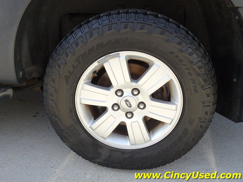 2008 Ford Explorer Sport Trac XLT - Photo 30 - Cincinnati, OH 45255
