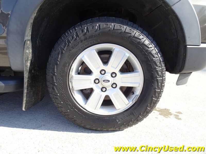 2008 Ford Explorer Sport Trac XLT - Photo 29 - Cincinnati, OH 45255