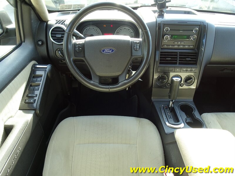2008 Ford Explorer Sport Trac XLT - Photo 10 - Cincinnati, OH 45255