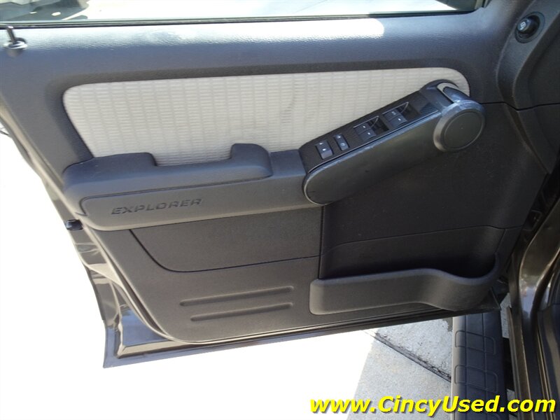 2008 Ford Explorer Sport Trac XLT - Photo 22 - Cincinnati, OH 45255