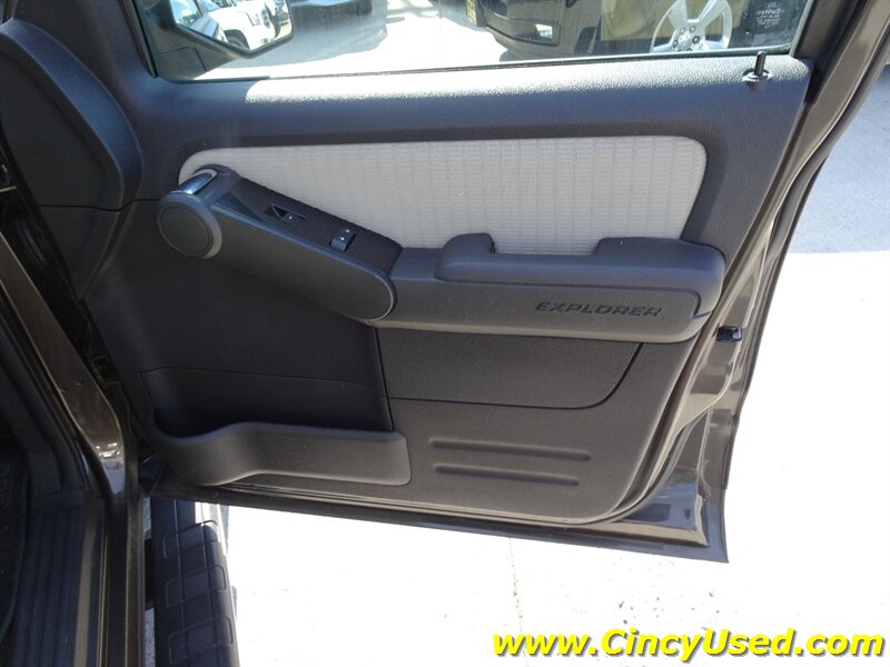 2008 Ford Explorer Sport Trac XLT - Photo 23 - Cincinnati, OH 45255