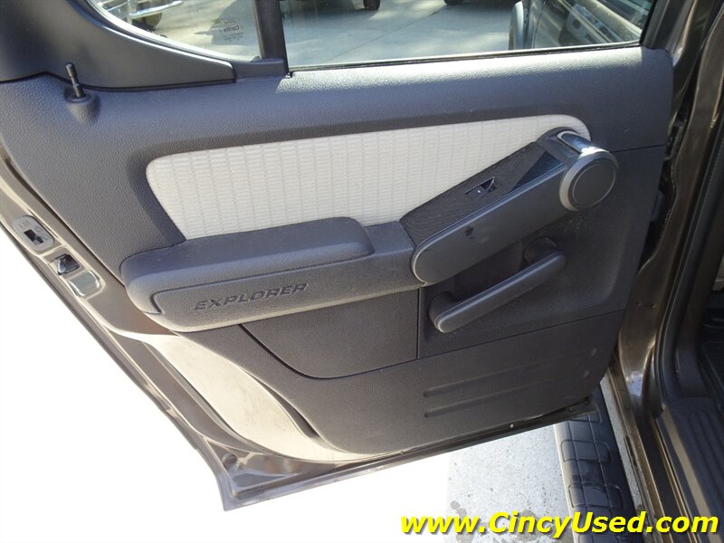 2008 Ford Explorer Sport Trac XLT - Photo 24 - Cincinnati, OH 45255