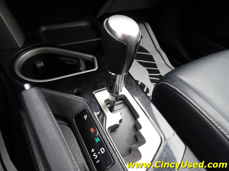 2016 Toyota RAV4 Limited - Photo 16 - Cincinnati, OH 45255