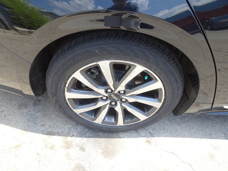 2017 Lincoln Continental Livery - Photo 34 - Cincinnati, OH 45255