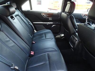 2017 Lincoln Continental Livery   - Photo 11 - Cincinnati, OH 45255