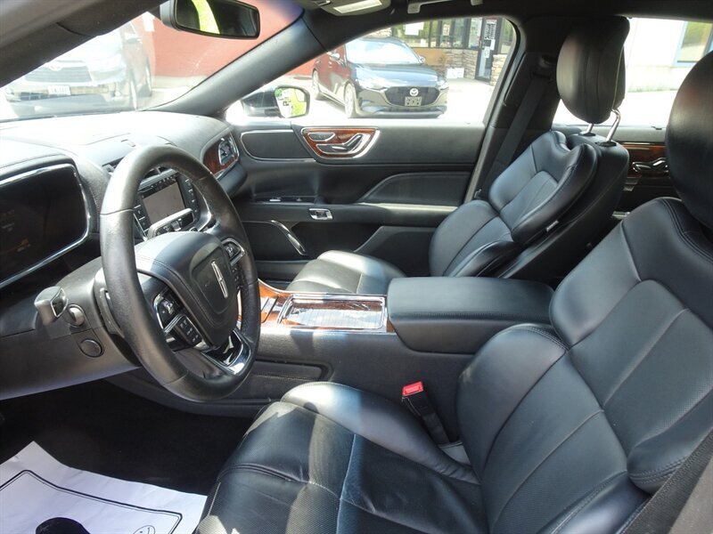 2017 Lincoln Continental Livery - Photo 14 - Cincinnati, OH 45255