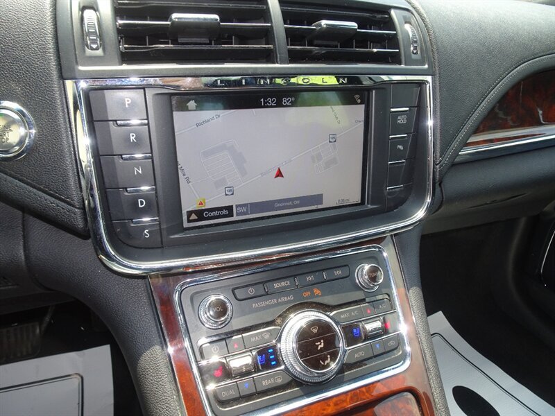 2017 Lincoln Continental Livery - Photo 22 - Cincinnati, OH 45255