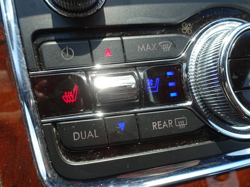 2017 Lincoln Continental Livery - Photo 24 - Cincinnati, OH 45255