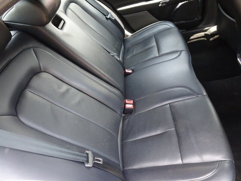 2017 Lincoln Continental Livery - Photo 12 - Cincinnati, OH 45255