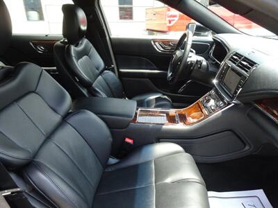 2017 Lincoln Continental Livery   - Photo 10 - Cincinnati, OH 45255