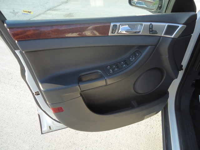2005 Chrysler Pacifica Touring - Photo 24 - Cincinnati, OH 45255