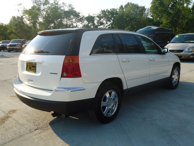 2005 Chrysler Pacifica Touring - Photo 6 - Cincinnati, OH 45255