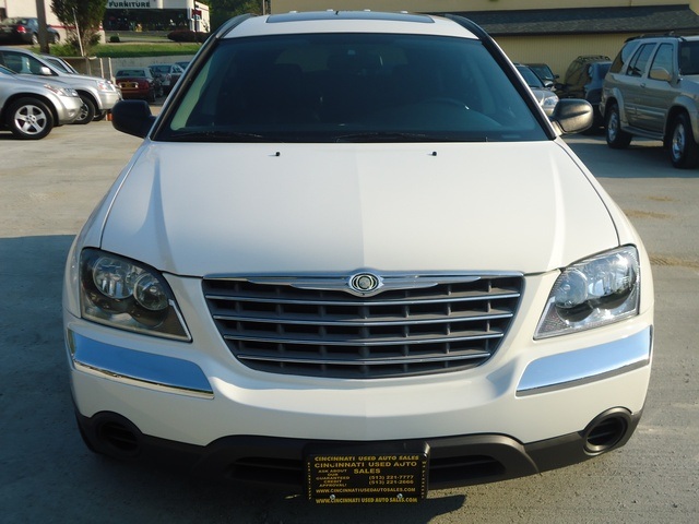 2005 Chrysler Pacifica Touring - Photo 2 - Cincinnati, OH 45255