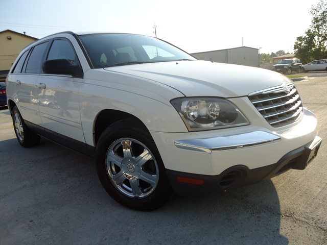 2005 Chrysler Pacifica Touring - Photo 10 - Cincinnati, OH 45255