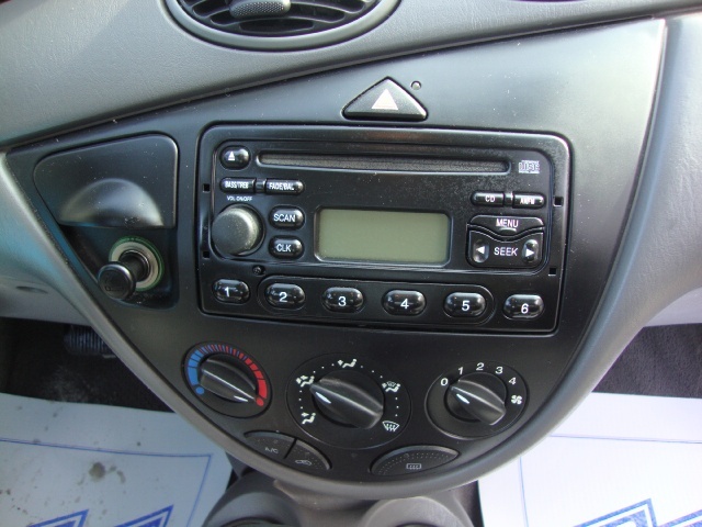 2001 ford focus radio