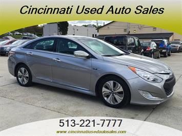 2013 Hyundai Sonata Hybrid Limited   - Photo 1 - Cincinnati, OH 45255