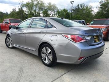 2013 Hyundai Sonata Hybrid Limited   - Photo 12 - Cincinnati, OH 45255