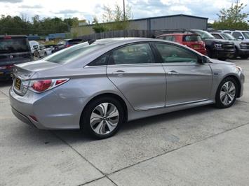 2013 Hyundai Sonata Hybrid Limited   - Photo 6 - Cincinnati, OH 45255