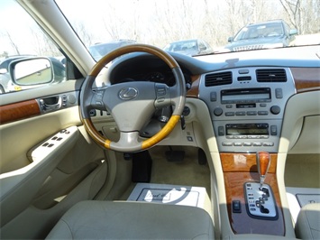 2005 Lexus ES 330   - Photo 7 - Cincinnati, OH 45255