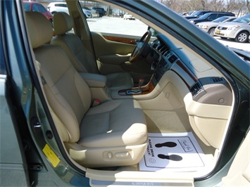 2005 Lexus ES 330   - Photo 8 - Cincinnati, OH 45255