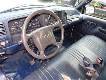 1995 Chevrolet C/K 2500 Series C2500 Cheyenne   - Photo 5 - Cincinnati, OH 45255