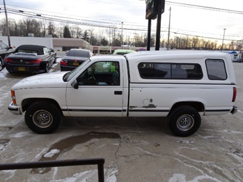 1995 Chevrolet C/K 2500 Series C2500 Cheyenne   - Photo 9 - Cincinnati, OH 45255