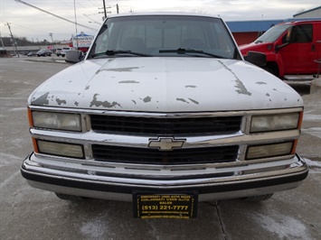 1995 Chevrolet C/K 2500 Series C2500 Cheyenne   - Photo 2 - Cincinnati, OH 45255