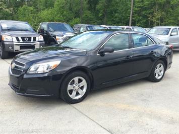 2013 Chevrolet Malibu LS   - Photo 3 - Cincinnati, OH 45255