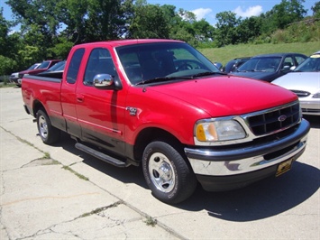 1998 Ford F150 Lariat   - Photo 1 - Cincinnati, OH 45255