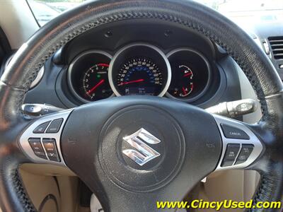 2013 Suzuki Grand Vitara Limited  2.4L I4 AWD - Photo 21 - Cincinnati, OH 45255