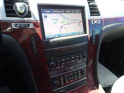 2011 Cadillac Escalade Luxury  6.2L V8 AWD - Photo 12 - Cincinnati, OH 45255