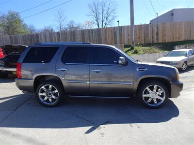 2011 Cadillac Escalade Luxury  6.2L V8 AWD - Photo 4 - Cincinnati, OH 45255