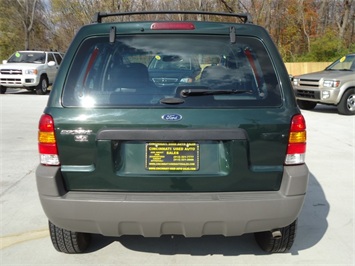 2002 Ford Escape XLS   - Photo 5 - Cincinnati, OH 45255