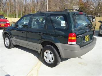 2002 Ford Escape XLS   - Photo 4 - Cincinnati, OH 45255