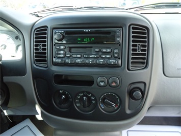 2002 Ford Escape XLS   - Photo 16 - Cincinnati, OH 45255