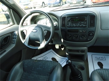 2002 Ford Escape XLS   - Photo 7 - Cincinnati, OH 45255