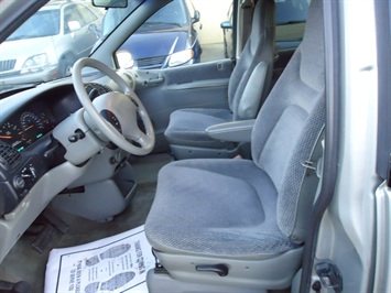 1997 Dodge Grand Caravan   - Photo 15 - Cincinnati, OH 45255