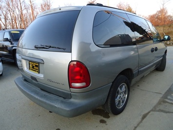 1997 Dodge Grand Caravan   - Photo 13 - Cincinnati, OH 45255