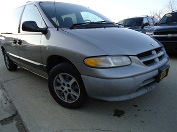 1997 Dodge Grand Caravan   - Photo 10 - Cincinnati, OH 45255