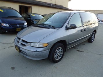 1997 Dodge Grand Caravan   - Photo 3 - Cincinnati, OH 45255