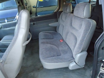 1997 Dodge Grand Caravan   - Photo 16 - Cincinnati, OH 45255