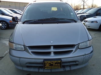 1997 Dodge Grand Caravan   - Photo 2 - Cincinnati, OH 45255