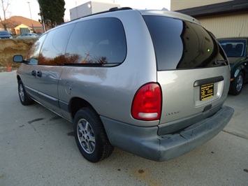 1997 Dodge Grand Caravan   - Photo 4 - Cincinnati, OH 45255