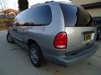 1997 Dodge Grand Caravan   - Photo 12 - Cincinnati, OH 45255