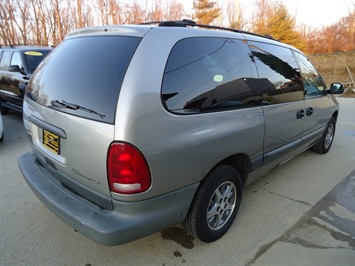 1997 Dodge Grand Caravan   - Photo 6 - Cincinnati, OH 45255