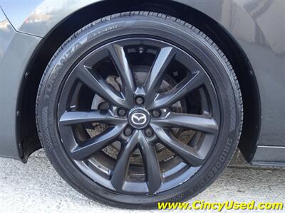 2019 Mazda Mazda3 Hatchback Premium   - Photo 33 - Cincinnati, OH 45255