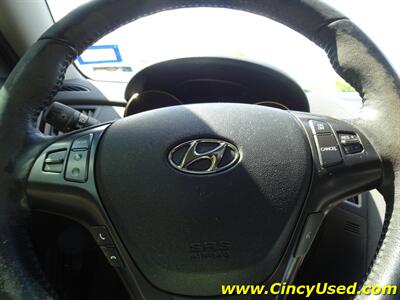 2011 Hyundai Genesis Coupe 3.8L Track   - Photo 17 - Cincinnati, OH 45255