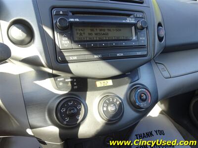 2012 Toyota RAV4 2.5L I4 4WD   - Photo 17 - Cincinnati, OH 45255