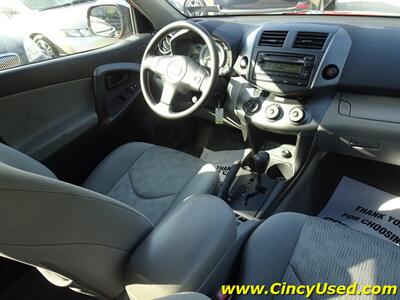 2012 Toyota RAV4 2.5L I4 4WD   - Photo 14 - Cincinnati, OH 45255